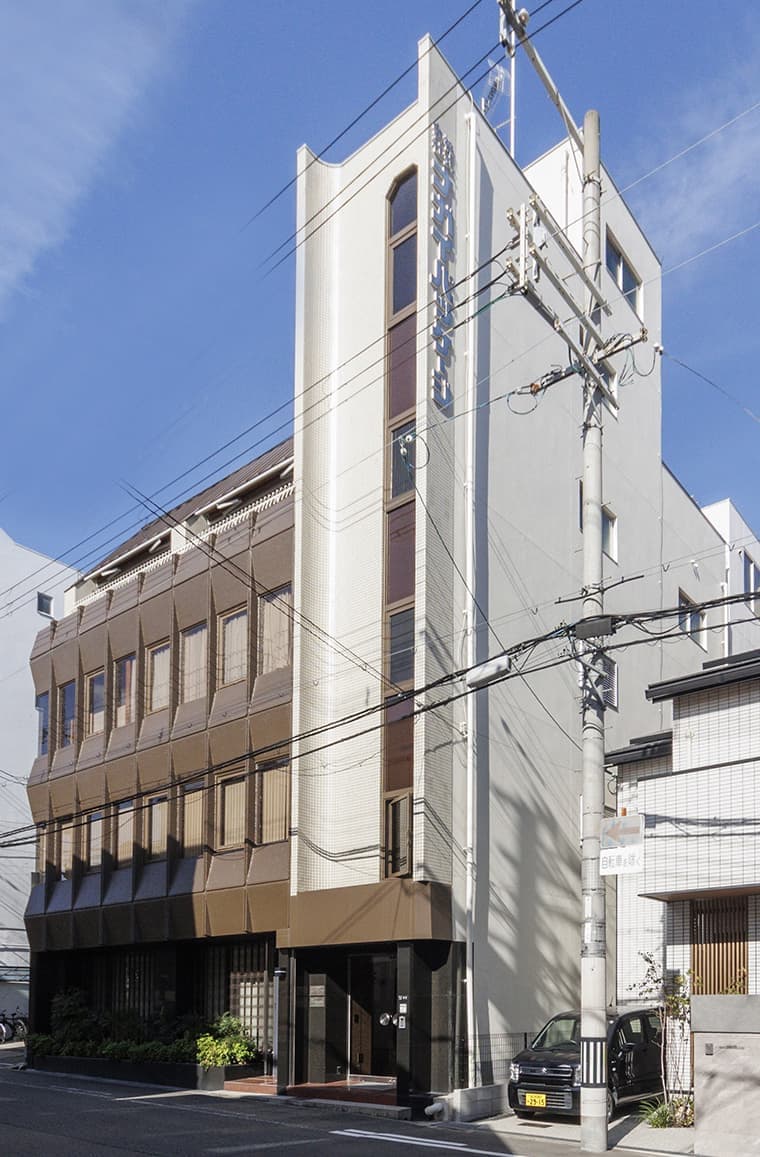 本社外観